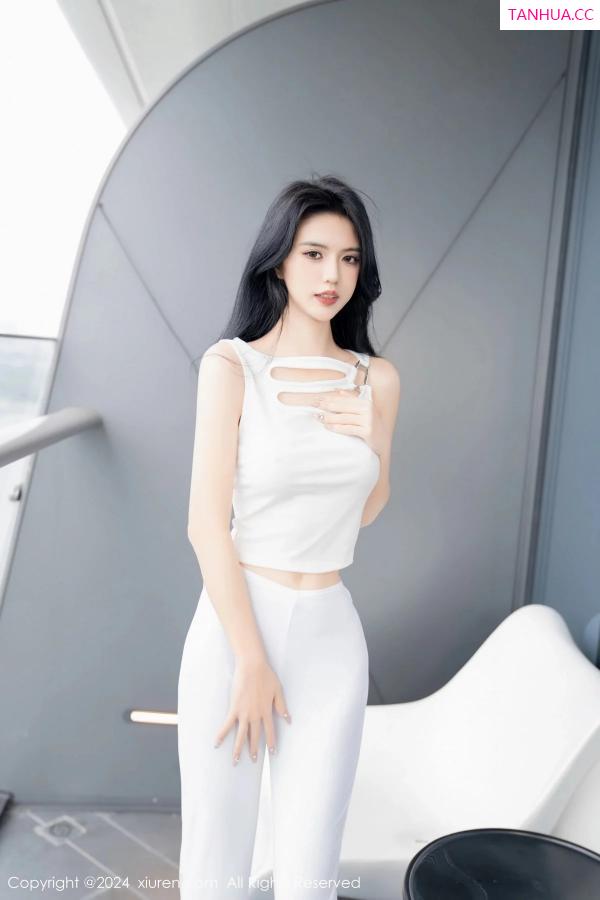 李浅浅  [XiuRen]高清写真图 2024.01.10 No.7937 浅浅Danny 美腿妩媚第27张图片